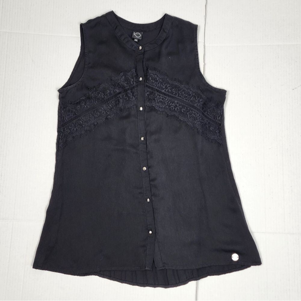 iO Lace Accent Sleeveless Blouse Button Front Top in Black - Picture 9 of 10